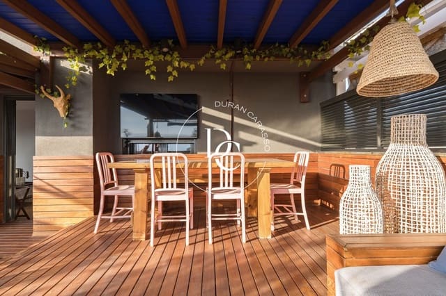 4 quarto Penthouse para venda em Sitges com piscina - 1 300 000 € (Ref: 9456470)