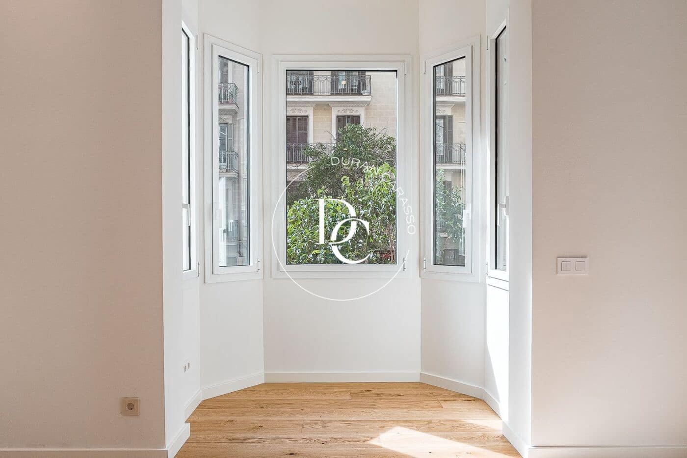 Apartament na sprzedaż w Miasto Barcelona - 1 650 000 € (Ref: 9456472)