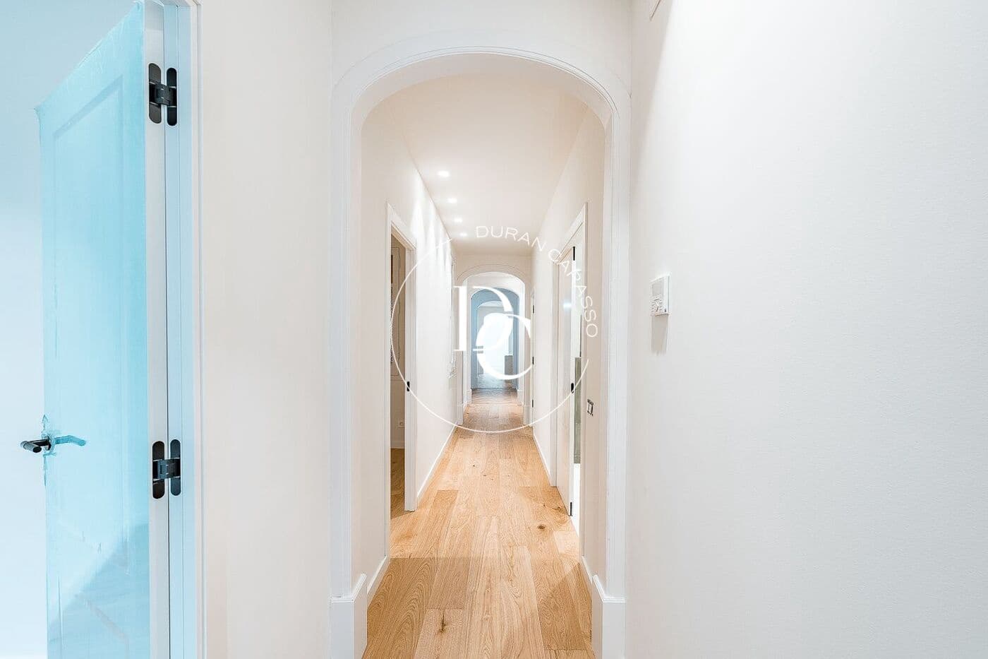 Apartament na sprzedaż w Miasto Barcelona - 1 650 000 € (Ref: 9456472)