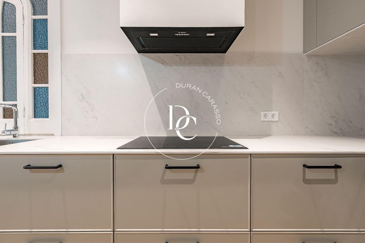 Apartament na sprzedaż w Miasto Barcelona - 1 650 000 € (Ref: 9456472)