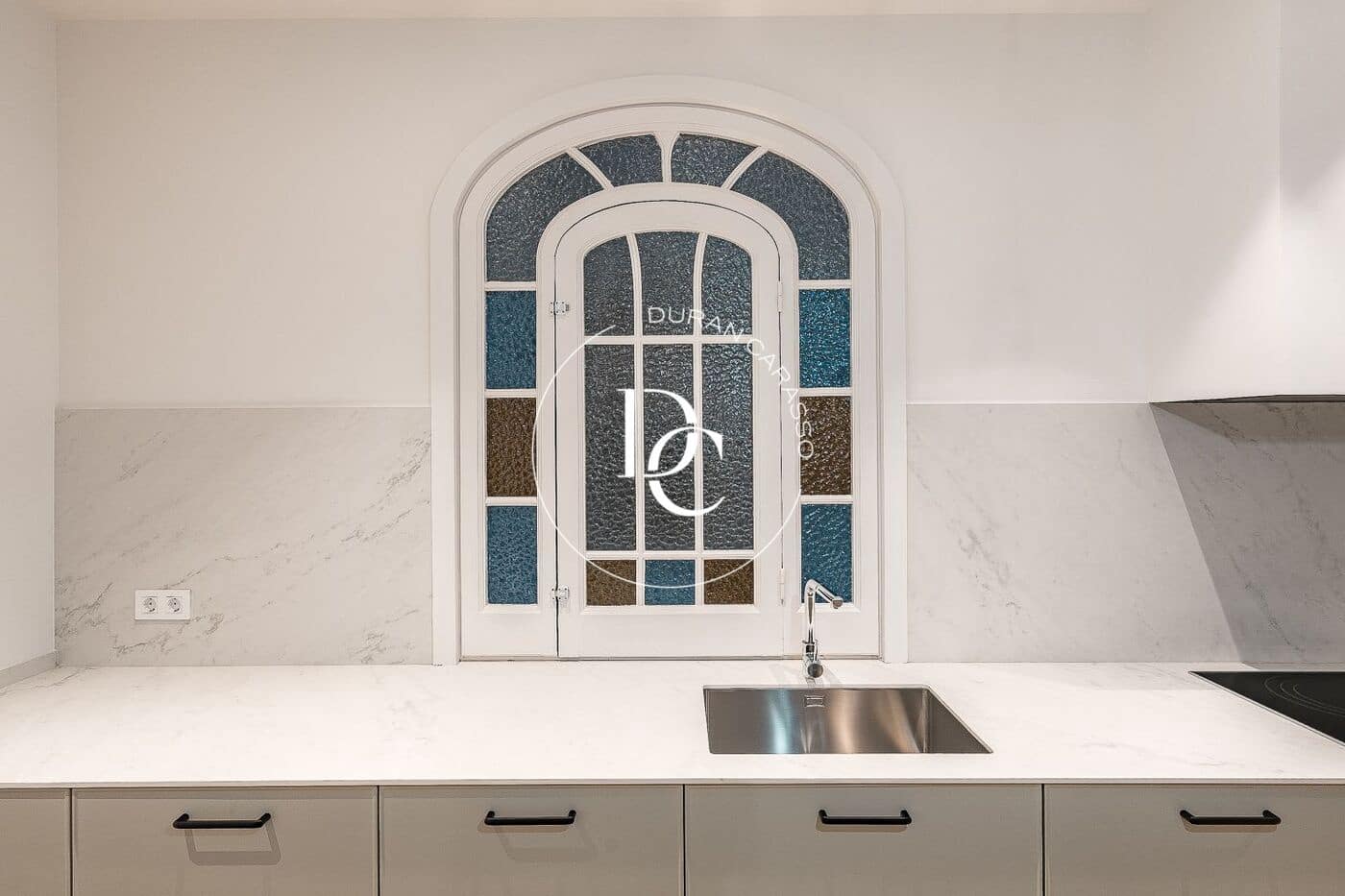 Apartament na sprzedaż w Miasto Barcelona - 1 650 000 € (Ref: 9456472)