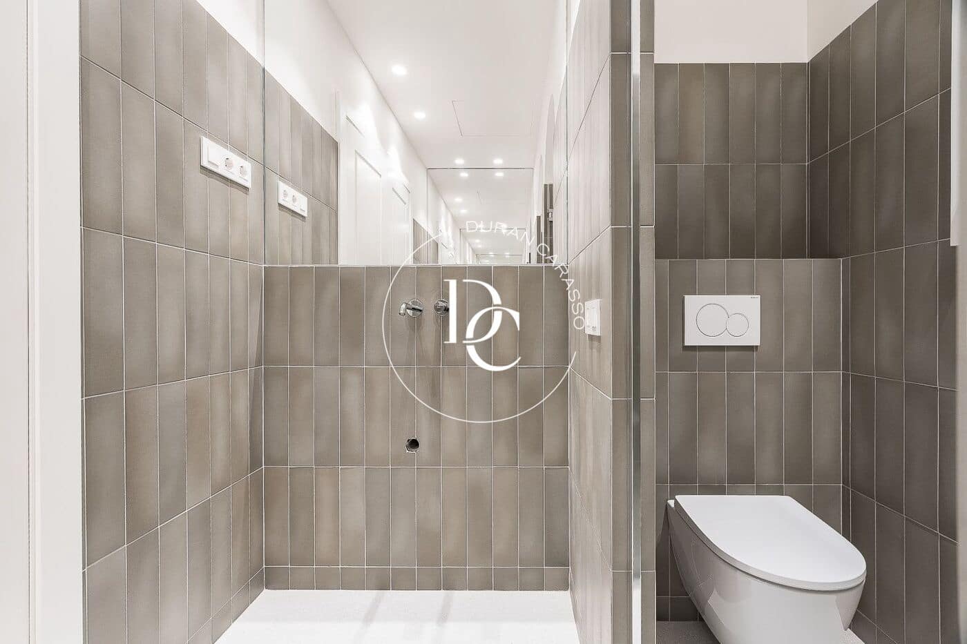 Apartament na sprzedaż w Miasto Barcelona - 1 650 000 € (Ref: 9456472)