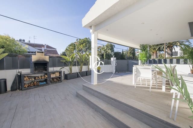 5 Zimmer Villa zu verkaufen in Sitges mit Pool - 2.990.000 € (Ref: 9497724)
