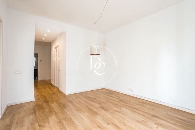 4 chambre Appartement à vendre à L'Antiga Esquerra de L'Eixample, Barcelone ville - 785 000 € (Ref: 9509124)