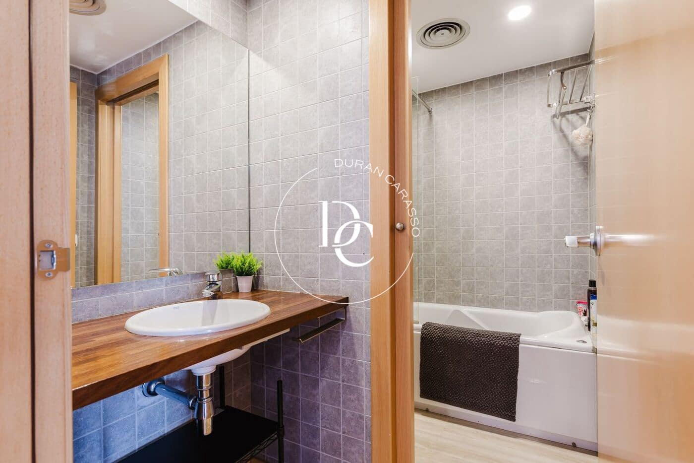 2 bedroom Apartment for sale in Alp - € 229,000 (Ref: 9519122)