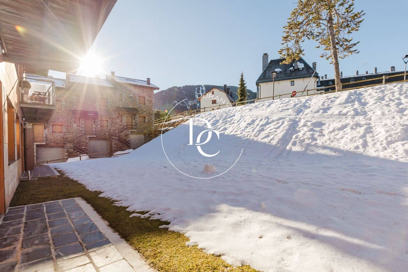 2 bedroom Apartment for sale in Alp - € 229,000 (Ref: 9519122)