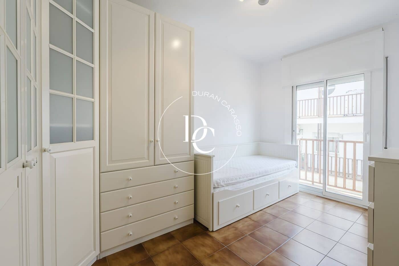 4 soveværelse Semi-Rækkehus til leje i Sant Pere de Ribes - € 2.200 (Ref: 9543805)