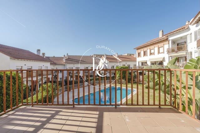 4 soveværelse Semi-Rækkehus til leje i Sant Pere de Ribes - € 2.200 (Ref: 9543805)