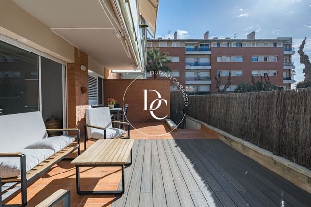 4 soveværelse Lejlighed til salg i Sitges med swimmingpool - € 750.000 (Ref: 9568969)