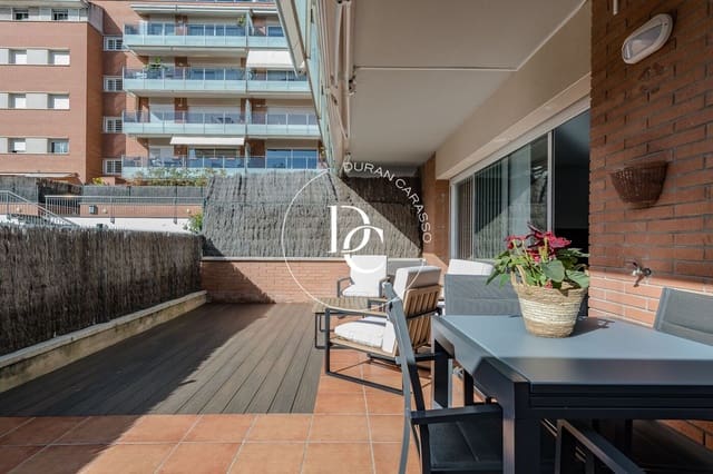 4 soveværelse Lejlighed til salg i Sitges med swimmingpool - € 750.000 (Ref: 9568969)