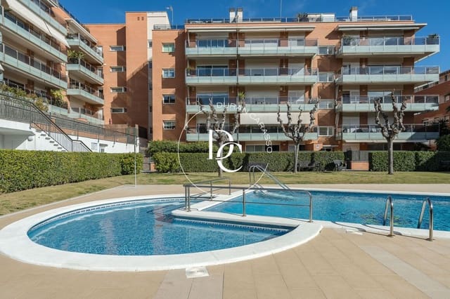 4 chambre Appartement à vendre à Sitges avec piscine - 750 000 € (Ref: 9568969)