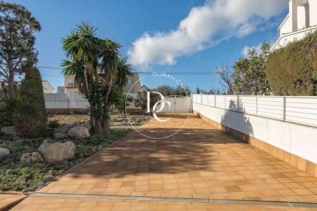 3 slaapkamer Villa te koop in Cunit met zwembad - € 490.000 (Ref: 9591503)