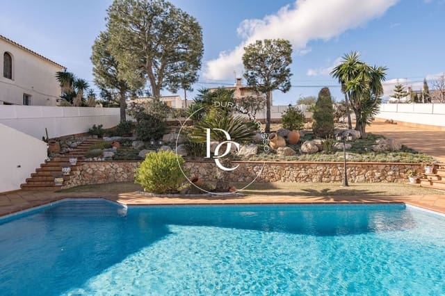 3 slaapkamer Villa te koop in Cunit met zwembad - € 490.000 (Ref: 9591503)