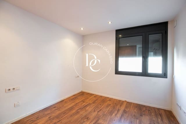 3 soveværelse Lejlighed til salg i La Prosperitat, Barcelona by - € 330.000 (Ref: 9599668)