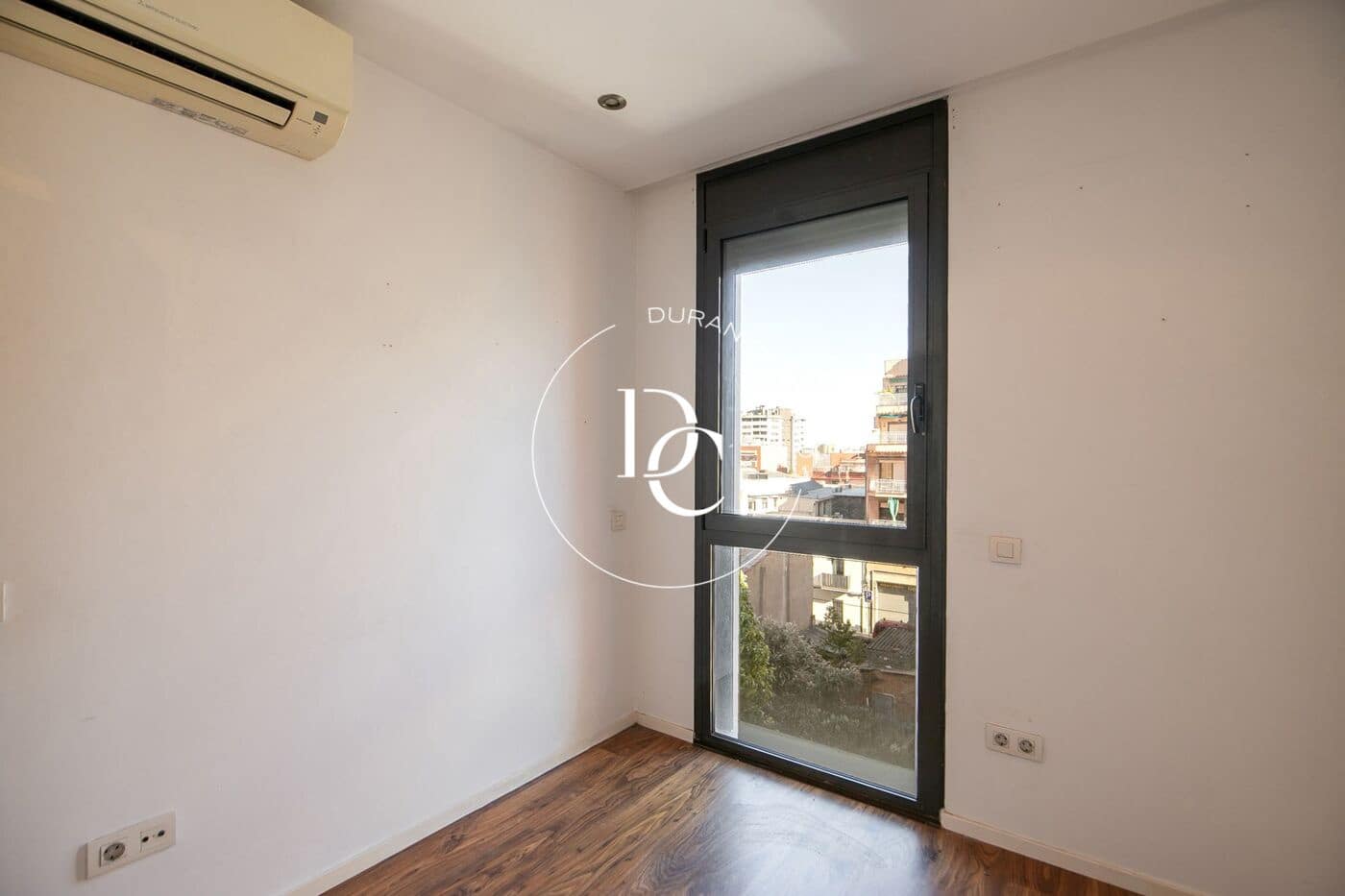 3 soveværelse Lejlighed til salg i Barcelona by - € 330.000 (Ref: 9599668)