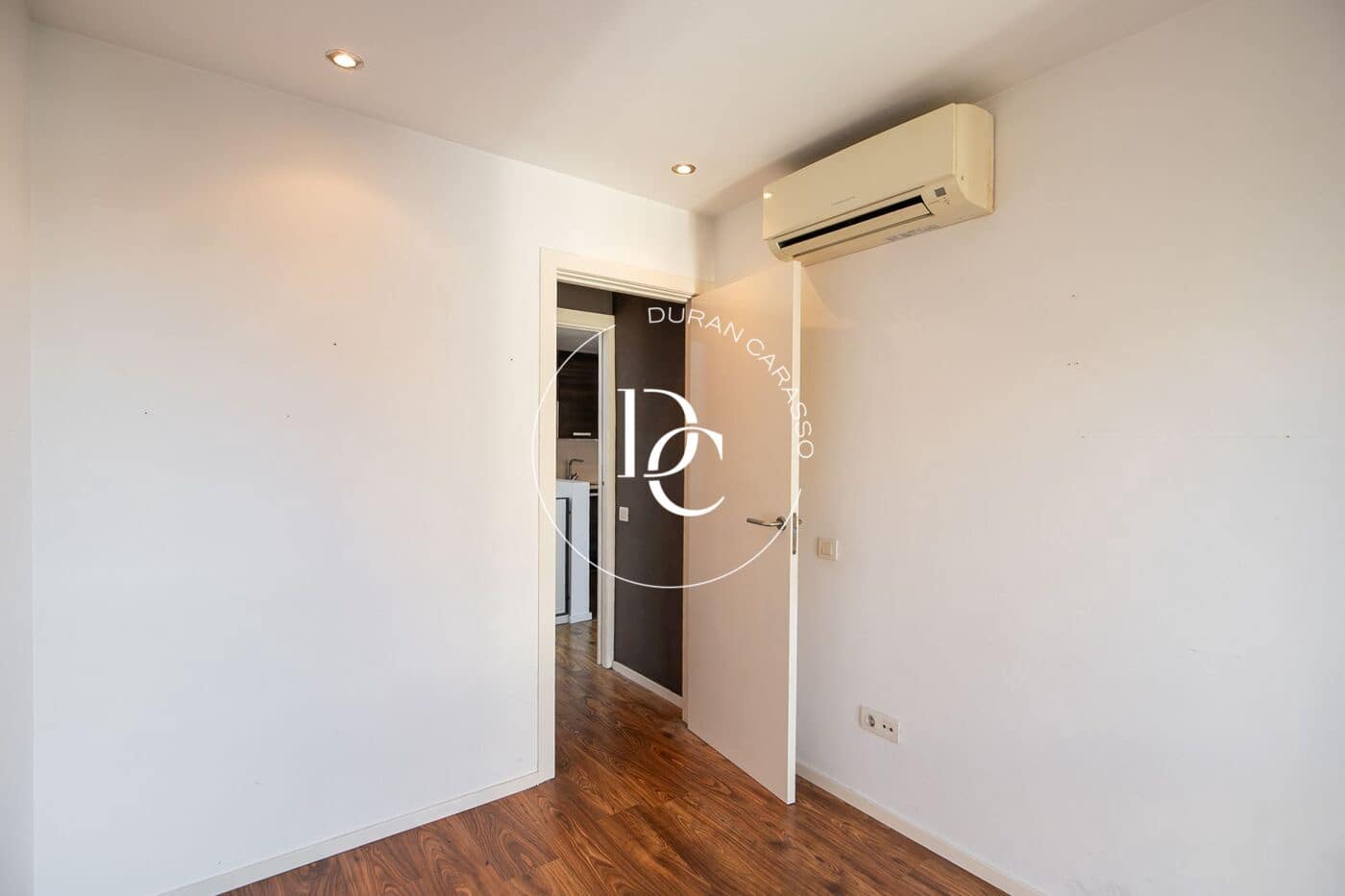 3 soveværelse Lejlighed til salg i Barcelona by - € 330.000 (Ref: 9599668)