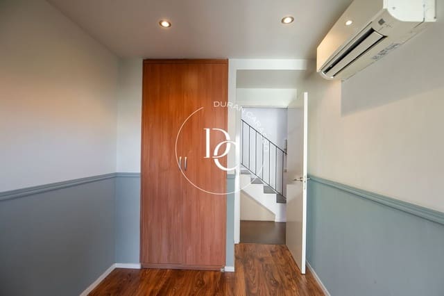 3 soveværelse Lejlighed til salg i La Prosperitat, Barcelona by - € 330.000 (Ref: 9599668)