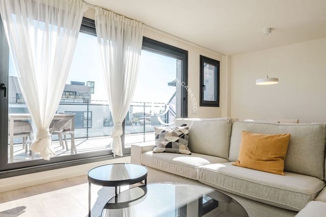Appartement de 4 chambres à louer à Vilanova i la Geltrú - 3 000 € (Ref: 9605158)