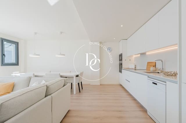 Appartement de 4 chambres à louer à Vilanova i la Geltrú - 3 000 € (Ref: 9605158)