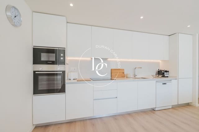 Appartement de 4 chambres à louer à Vilanova i la Geltrú - 3 000 € (Ref: 9605158)