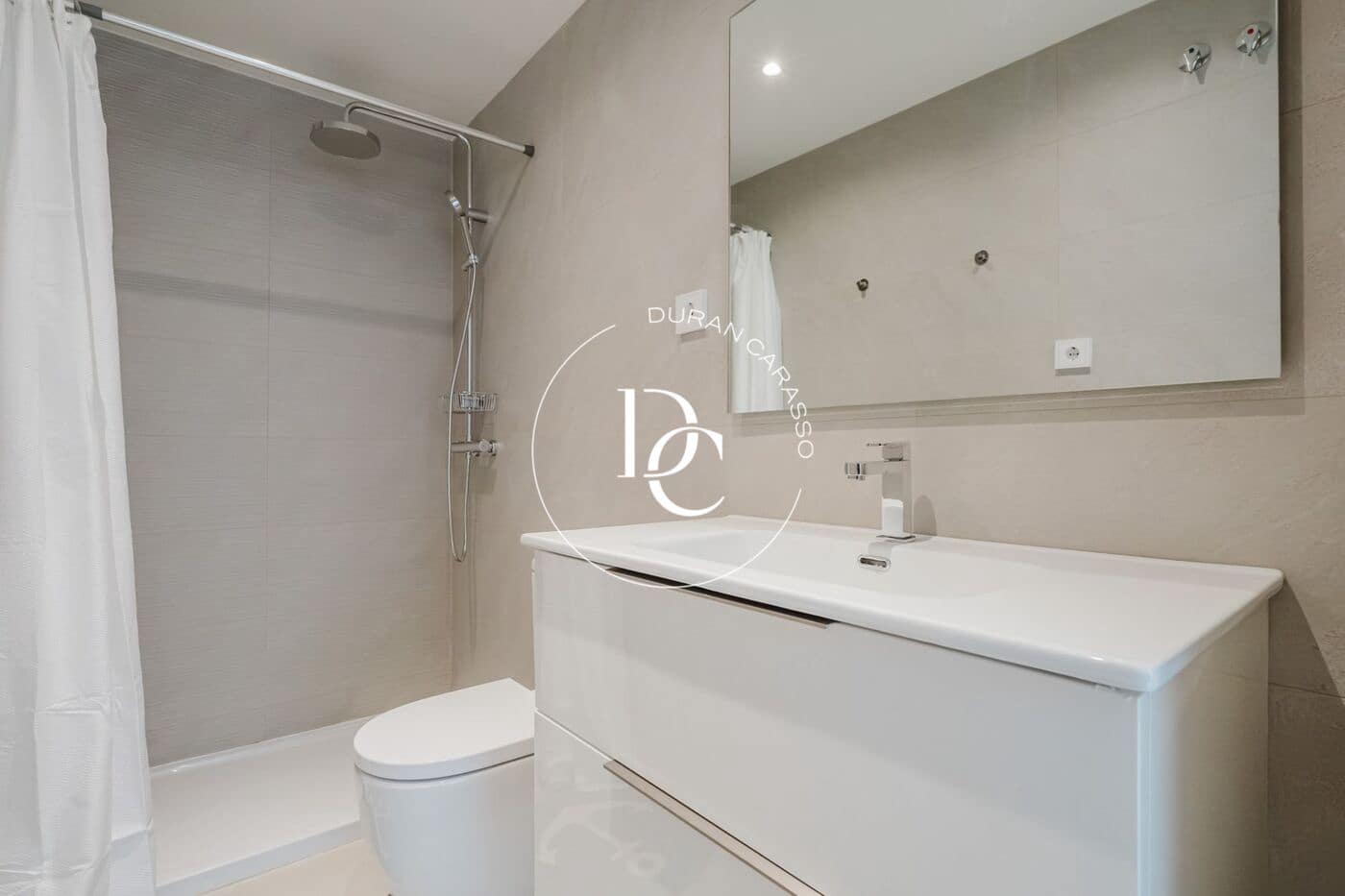 Appartement de 4 chambres à louer à Vilanova i la Geltru - 3 000 € (Ref: 9605158)