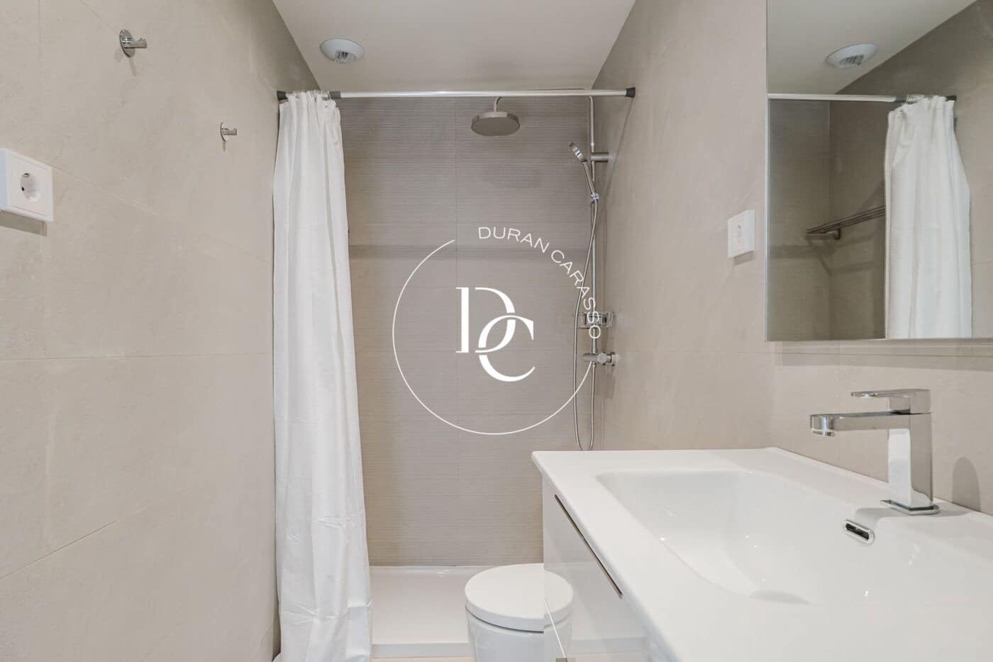 Appartement de 4 chambres à louer à Vilanova i la Geltru - 3 000 € (Ref: 9605158)