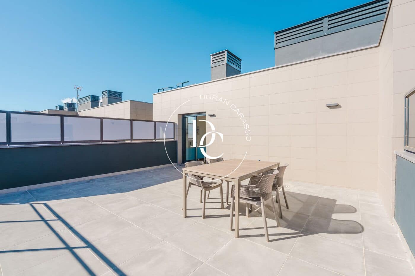 Appartement de 4 chambres à louer à Vilanova i la Geltru - 3 000 € (Ref: 9605158)