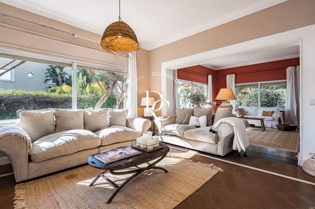 11 bedroom Villa for sale in Sitges - € 3,850,000 (Ref: 9627765)