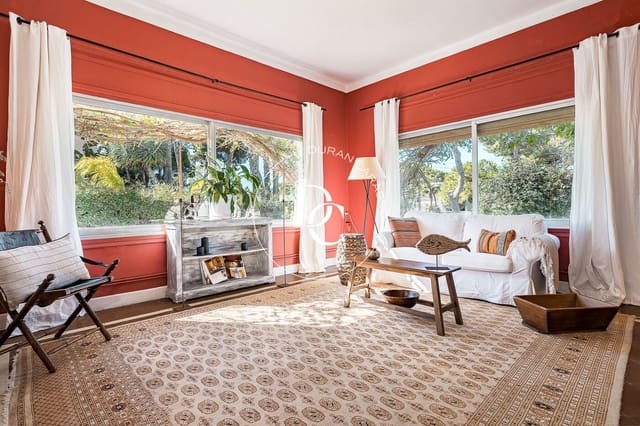 11 bedroom Villa for sale in Sitges - € 3,850,000 (Ref: 9627765)