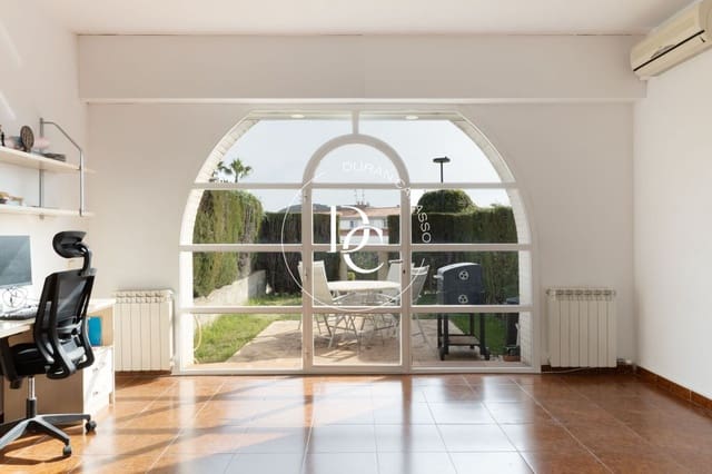 Casa de 4 habitaciones en Sant Pere de Ribes en venta - 545.000 € (Ref: 9630252)