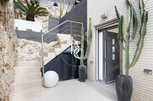 4 sovrum Villa till salu i Sitges med pool - 1 348 000 € (Ref: 9639550)