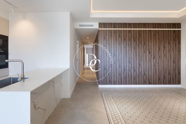 3 bedroom Penthouse for sale in La Dreta de L'Eixample, Barcelona city - € 995,000 (Ref: 9648352)