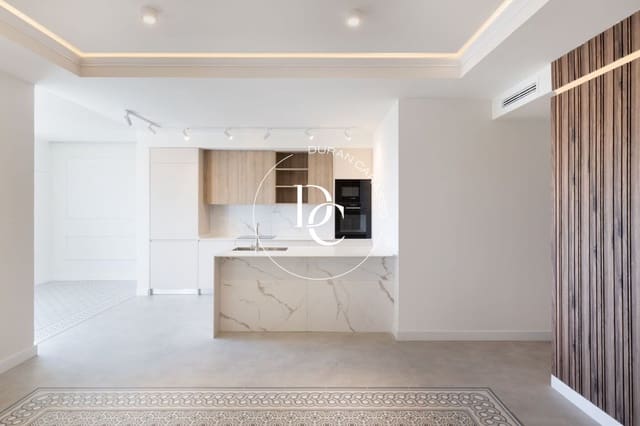 3 bedroom Penthouse for sale in La Dreta de L'Eixample, Barcelona city - € 995,000 (Ref: 9648352)