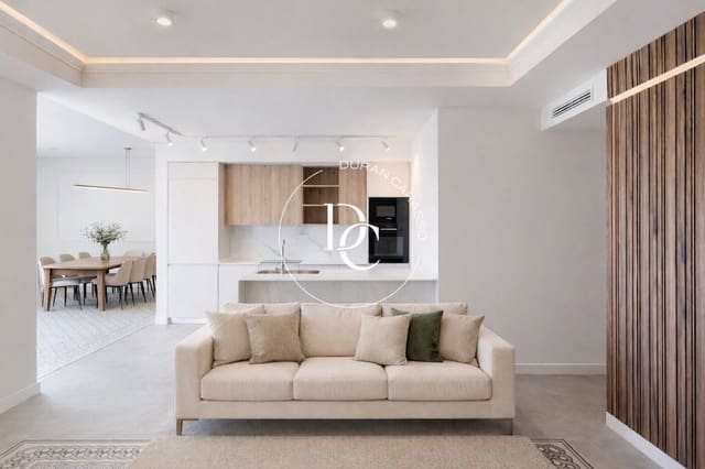 3 bedroom Penthouse for sale in La Dreta de L'Eixample, Barcelona city - € 995,000 (Ref: 9648352)