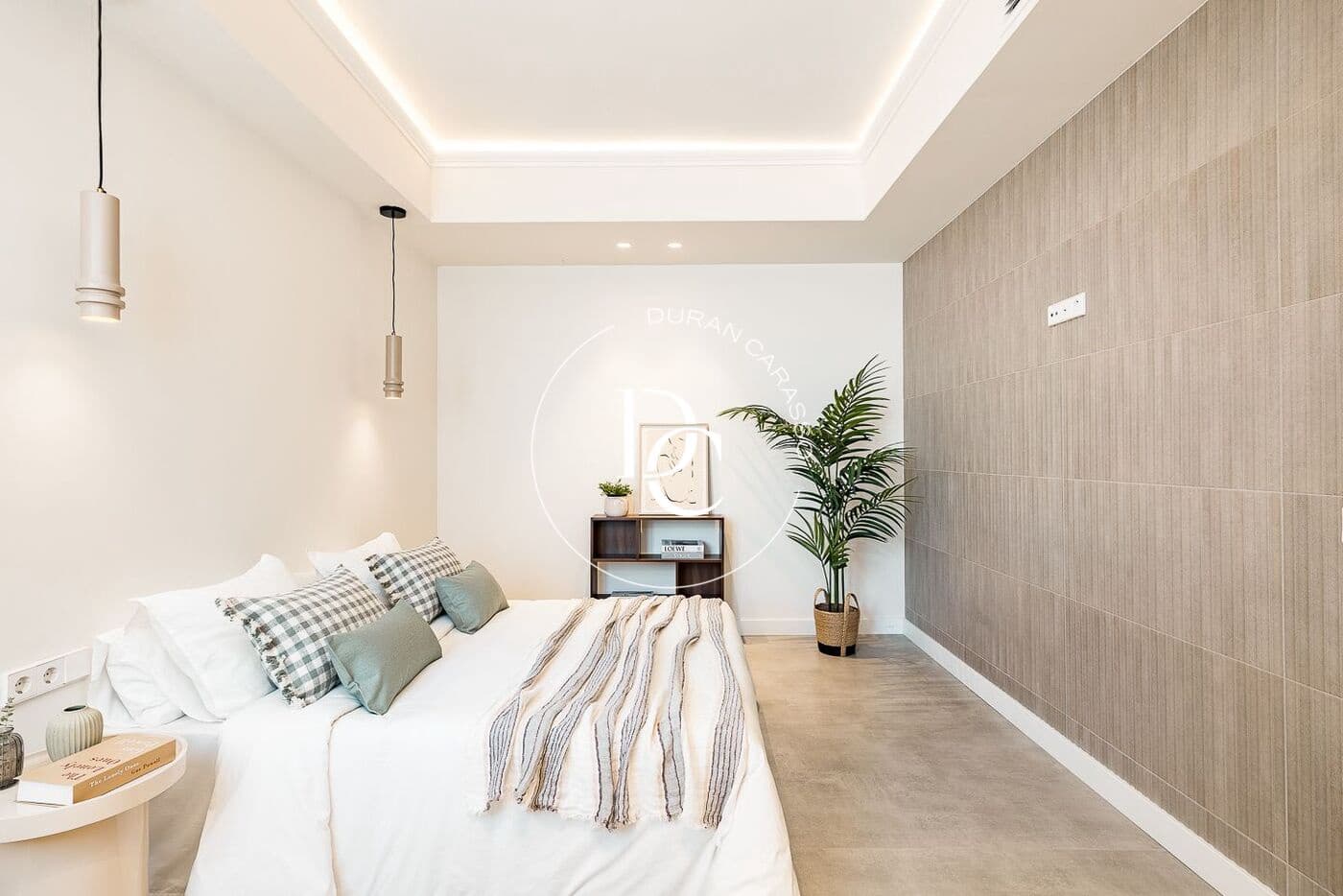 3 bedroom Penthouse for sale in Barcelona city - € 875,000 (Ref: 9648352)