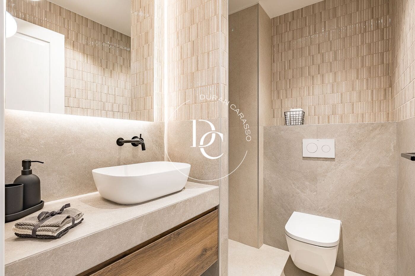3 bedroom Penthouse for sale in Barcelona city - € 875,000 (Ref: 9648352)