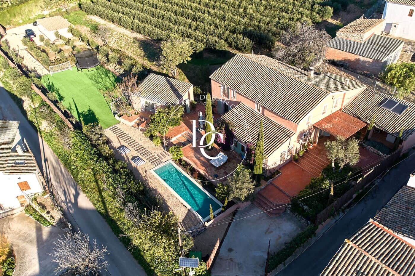 6 chambre Finca/Maison de Campagne à vendre à Torrelles de Foix avec piscine - 980 000 € (Ref: 9648353)