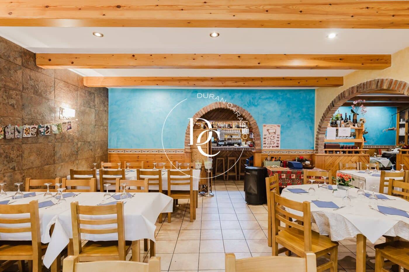 Commercial for sale in Alp - € 360,000 (Ref: 9679968)