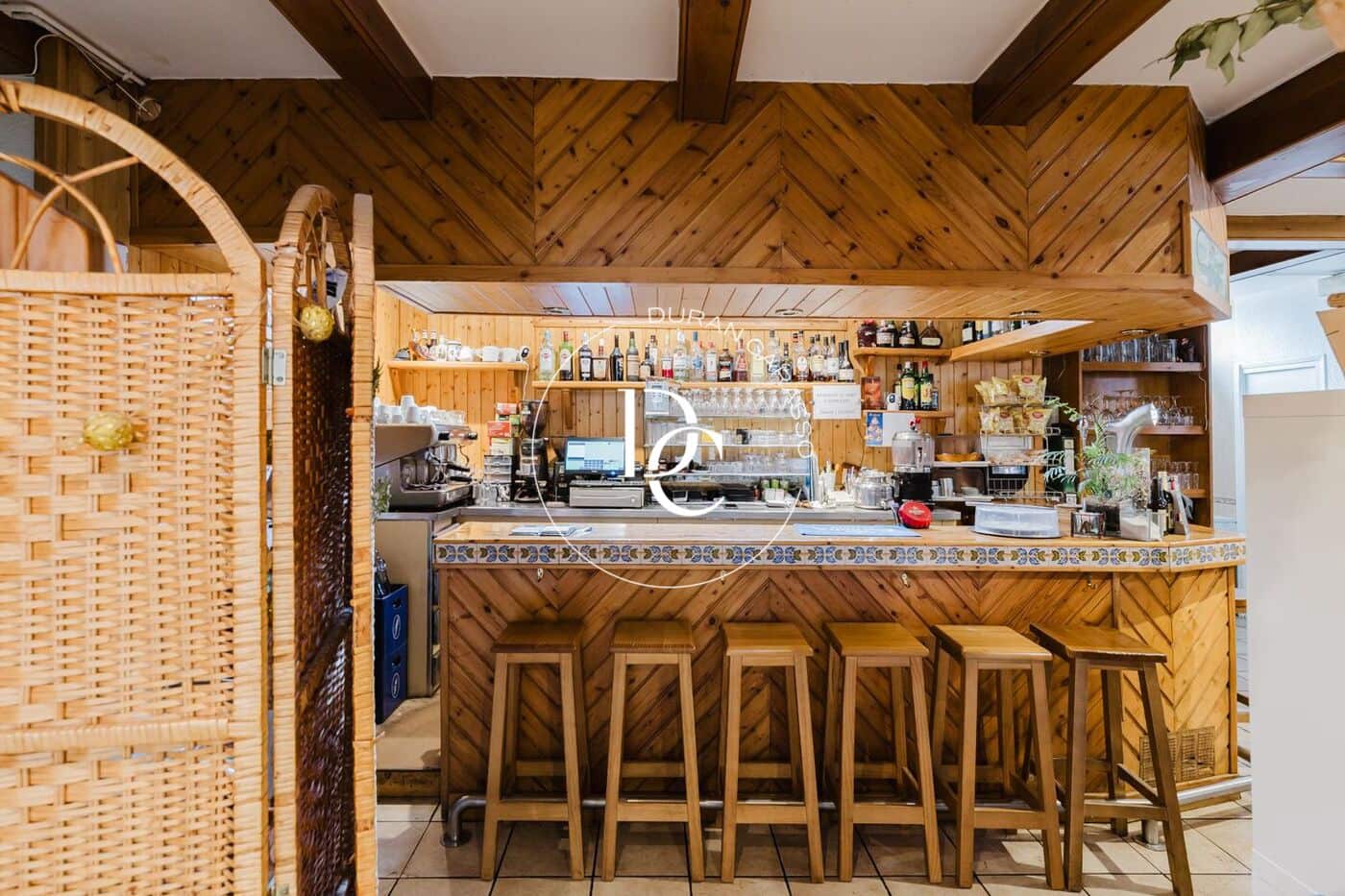 Commercial for sale in Alp - € 360,000 (Ref: 9679968)