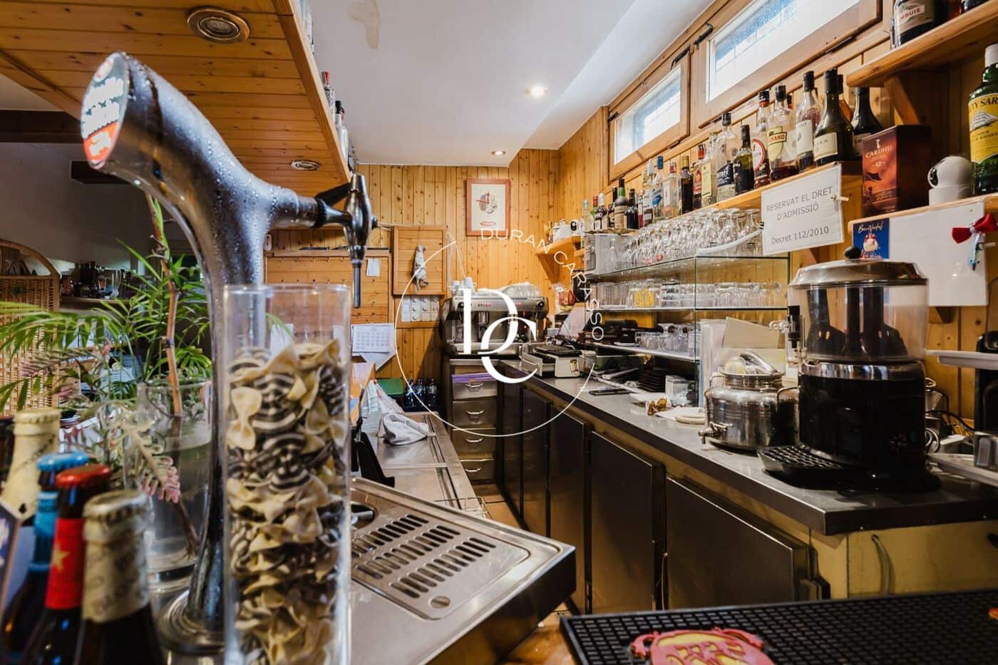 Commercial for sale in Alp - € 360,000 (Ref: 9679968)