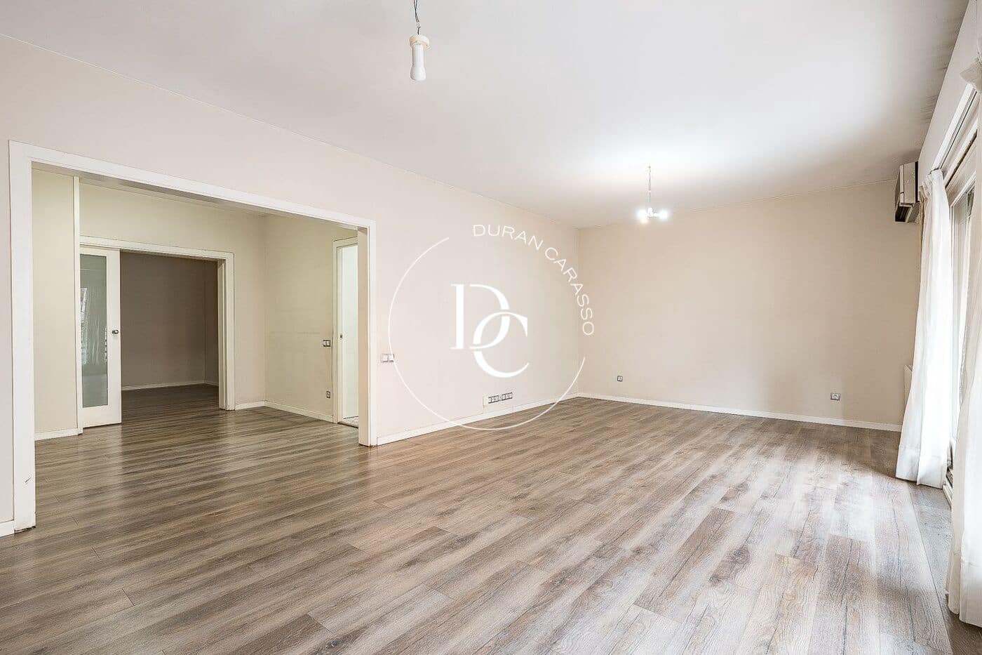 5 bedroom Apartment for sale in Barcelona city - € 1,130,000 (Ref: 9686738)