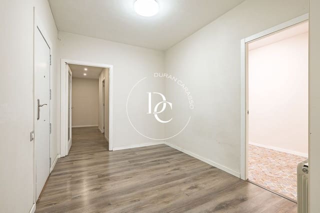 5 bedroom Apartment for sale in L'Antiga Esquerra de L'Eixample, Barcelona city - € 1,130,000 (Ref: 9686738)