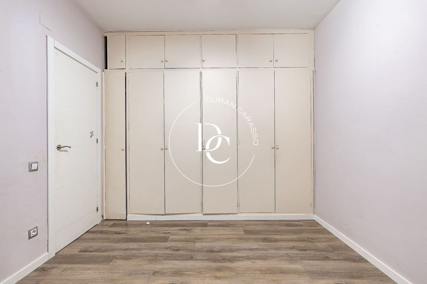 5 bedroom Apartment for sale in Barcelona city - € 1,130,000 (Ref: 9686738)