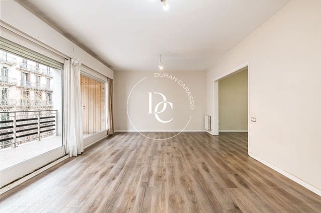 5 bedroom Apartment for sale in L'Antiga Esquerra de L'Eixample, Barcelona city - € 1,130,000 (Ref: 9686738)