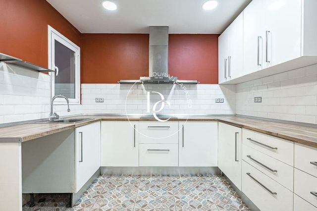 5 slaapkamer Appartement te koop in L'Antiga Esquerra de L'Eixample, Barcelona stad met garage - € 1.096.000 (Ref: 9686738)