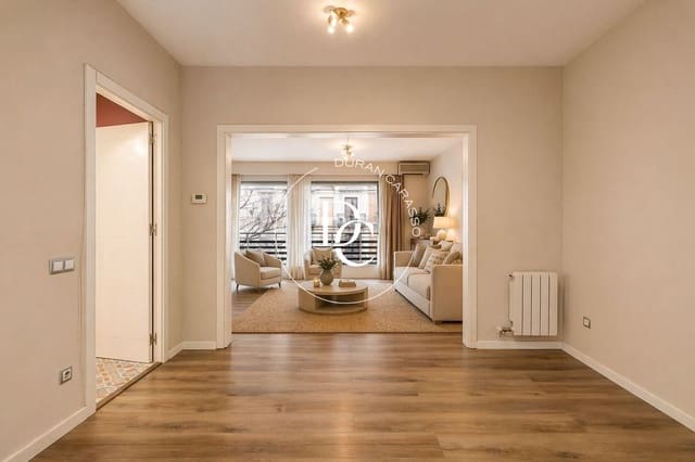 5 bedroom Apartment for sale in L'Antiga Esquerra de L'Eixample, Barcelona city - € 1,130,000 (Ref: 9686738)