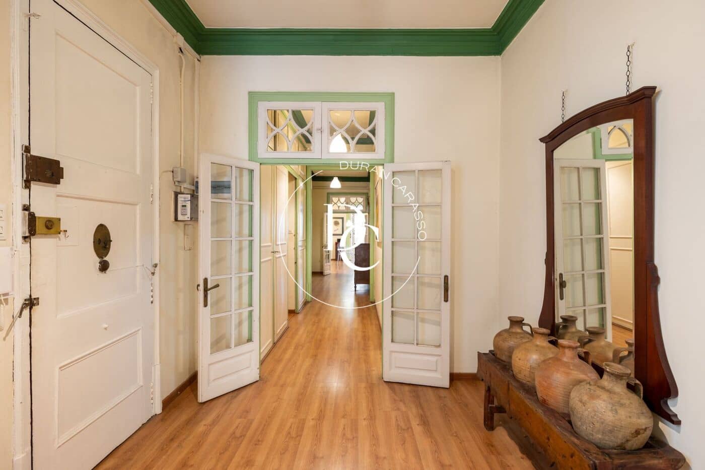 7 bedroom Apartment for sale in Barcelona city - € 1,625,000 (Ref: 9695476)