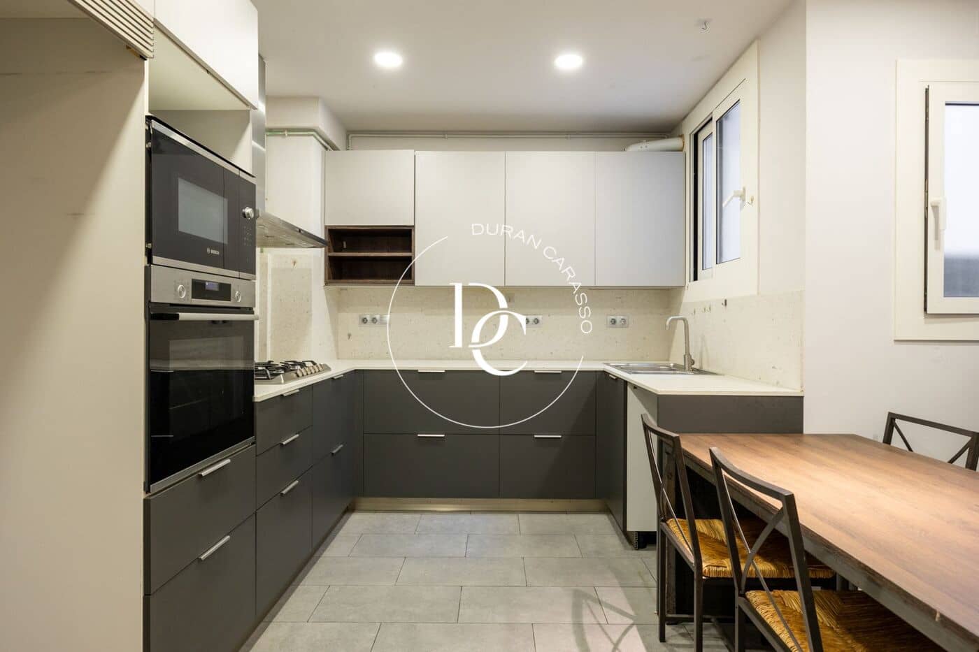 7 bedroom Apartment for sale in Barcelona city - € 1,625,000 (Ref: 9695476)