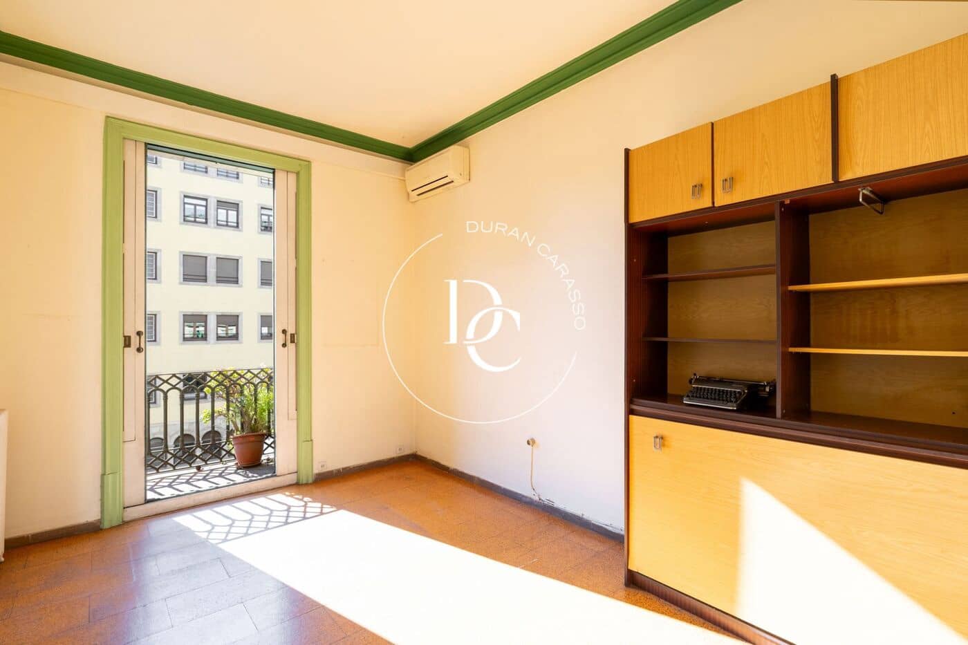 7 bedroom Apartment for sale in Barcelona city - € 1,625,000 (Ref: 9695476)