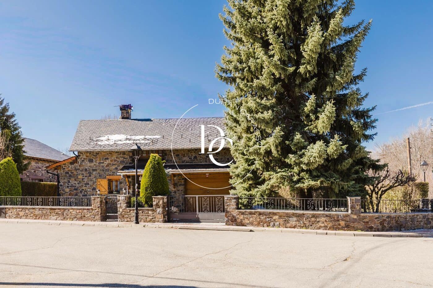 5 bedroom Villa for sale in Llivia - € 990,000 (Ref: 9695477)